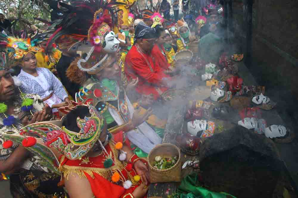 Sesekaran Topeng Malang di Makam Mbah Reni
