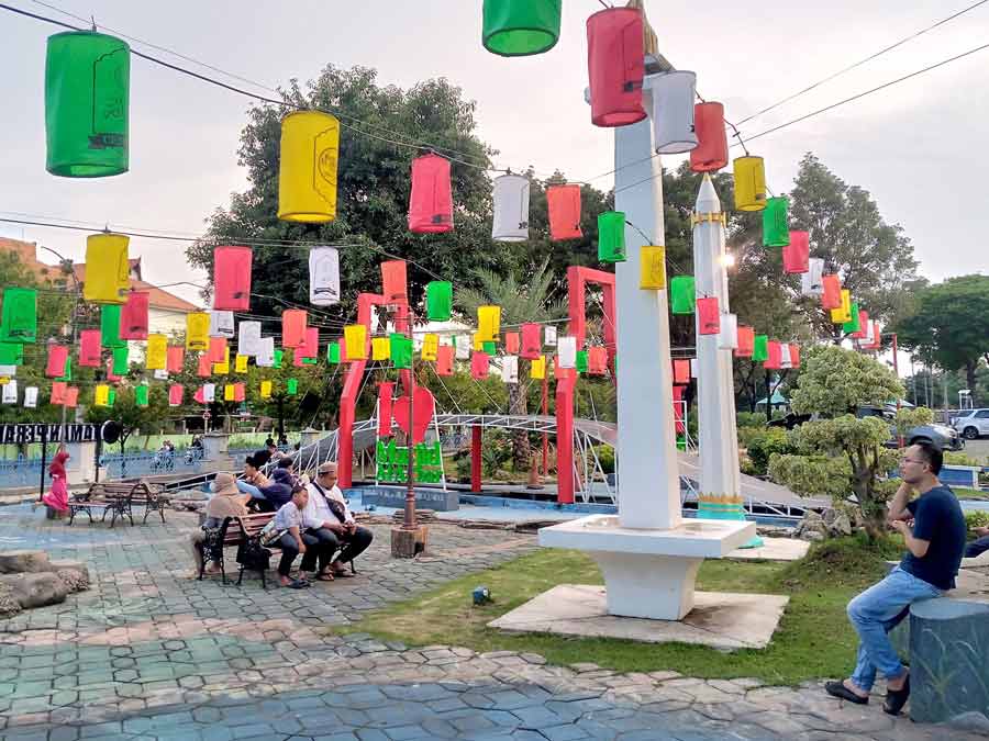 Taman Peradaban Masjid Al-Akbar Surabaya (foto: Hendro D. Laksono)