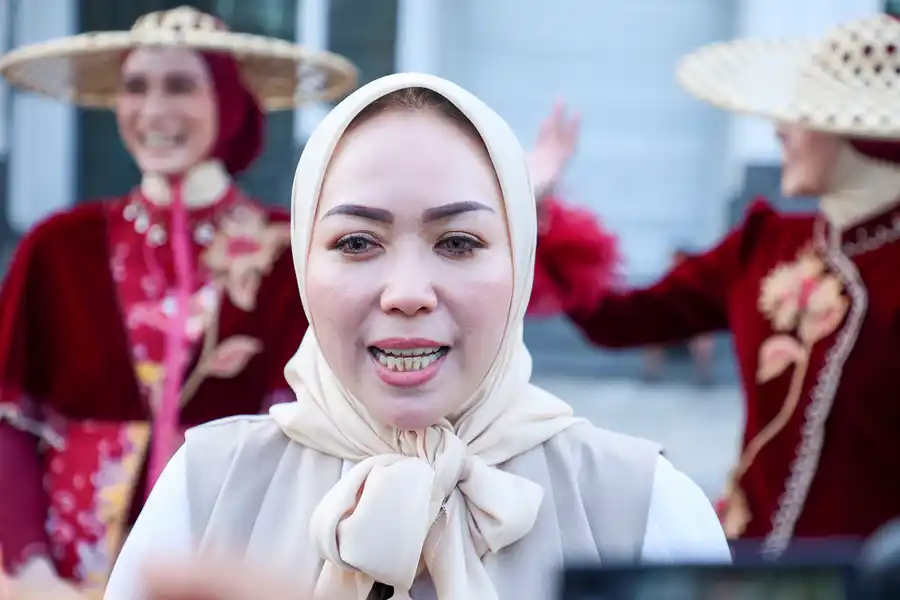 Dekranasda Surabaya dan Gita Orlin tampilkan koleksi batik khas Surabaya di In2MotionFest 2025, Jakarta.